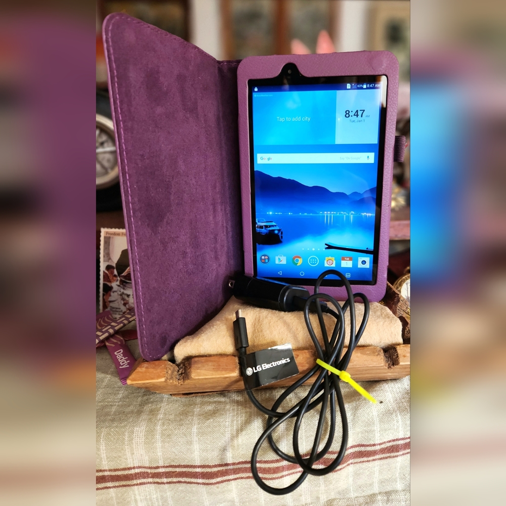 LG 4G LTE Tablet - LIKE NEW!